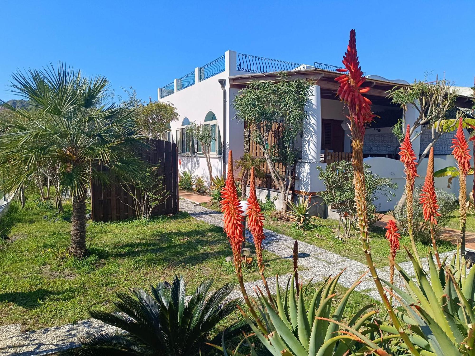 Garden & Sea Villa Вулкано Екстериор снимка
